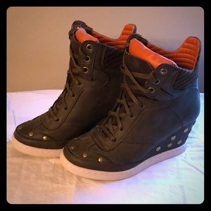 Report wedges